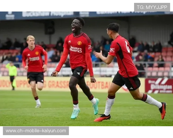 9000万磅买“低迷新星”?曼联冬窗3笔操作藏玄机,球迷:这账算得清吗! 9000万磅买“低迷新星”?曼联冬窗3笔操作藏玄机,球迷:这账算得清吗!