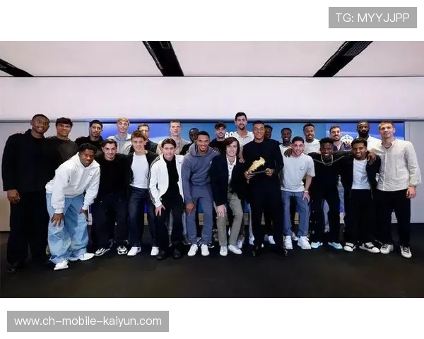 姆巴佩与粉丝互动办“梦想工作坊”,激发少年热忱 姆巴佩与粉丝互动办“梦想工作坊”,激发少年热忱