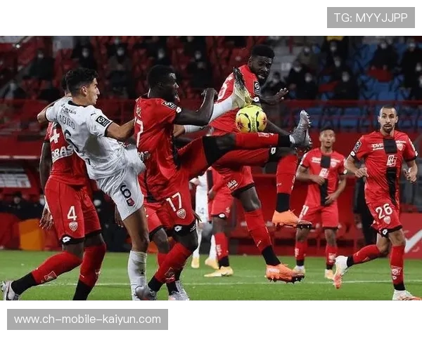 莱比锡红牛边路换位造成混乱